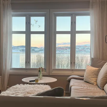 House With A Beautiful Seaview Apartment Tromso